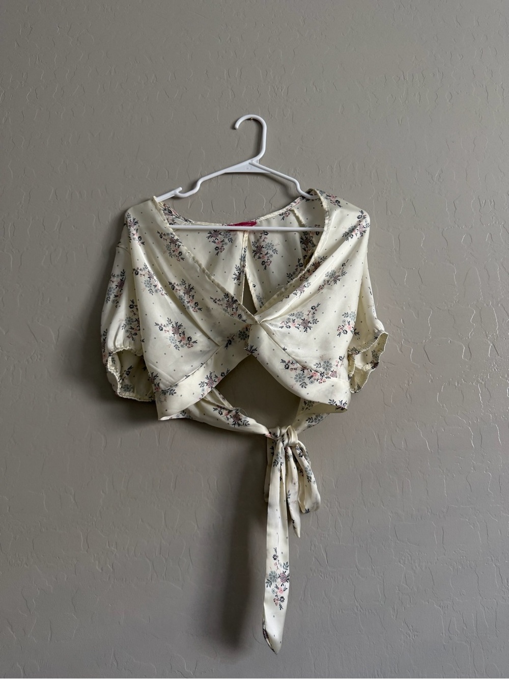 Floral Tie-Front Crop Top in Cream